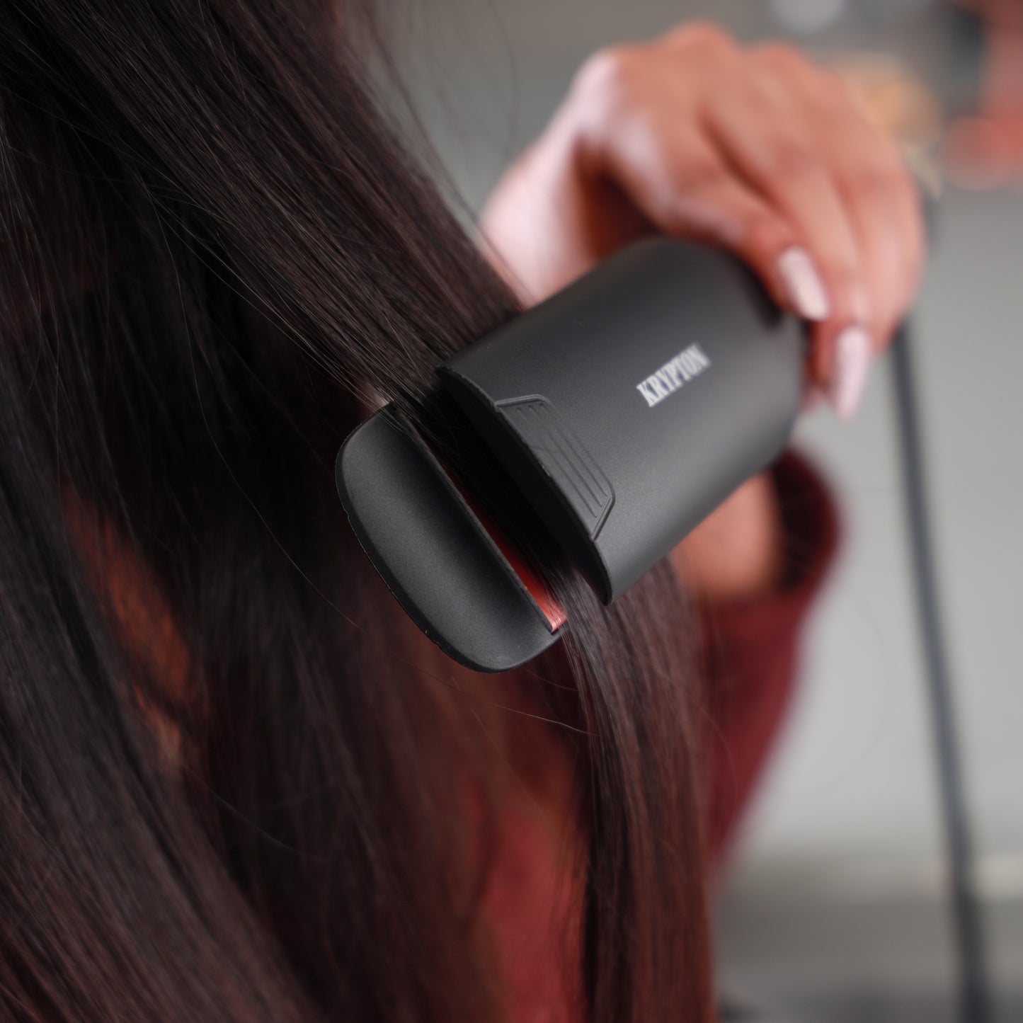 مكواة فرد الشعر الرقمية