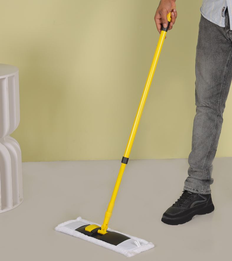 ممسحة أرضية من الألياف الدقيقة بمقبض حديدي